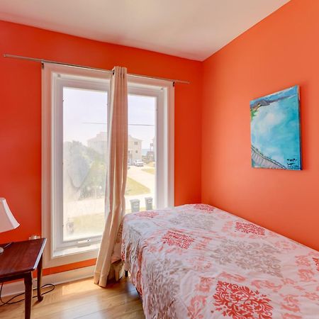 West Of The Moon Ocean Apt With Beach Access! Emerald Isle Bagian luar foto