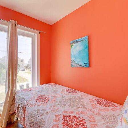West Of The Moon Ocean Apt With Beach Access! Emerald Isle Bagian luar foto