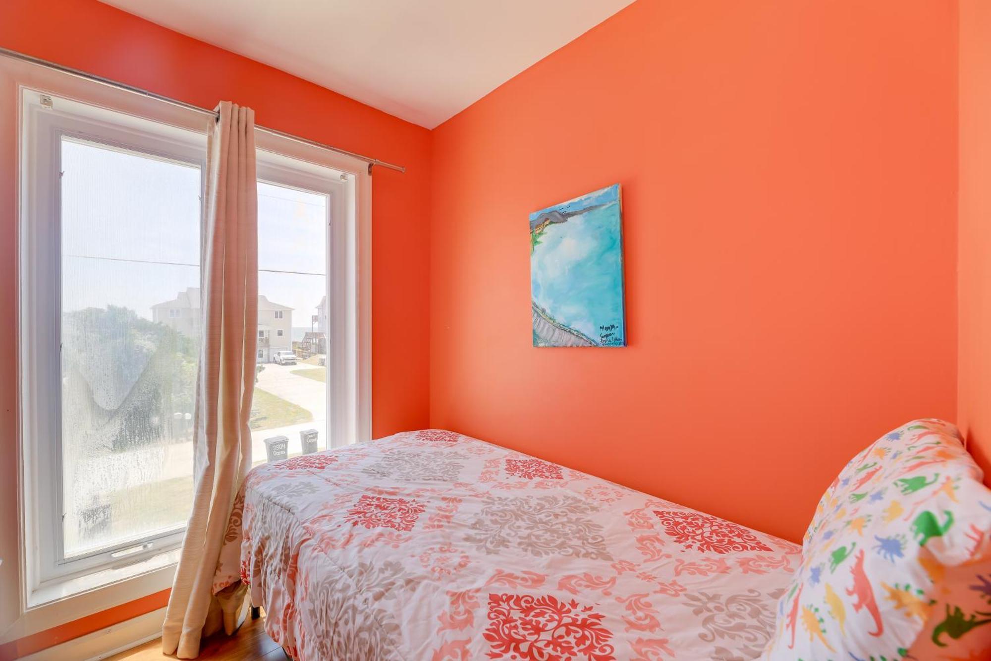 West Of The Moon Ocean Apt With Beach Access! Emerald Isle Bagian luar foto