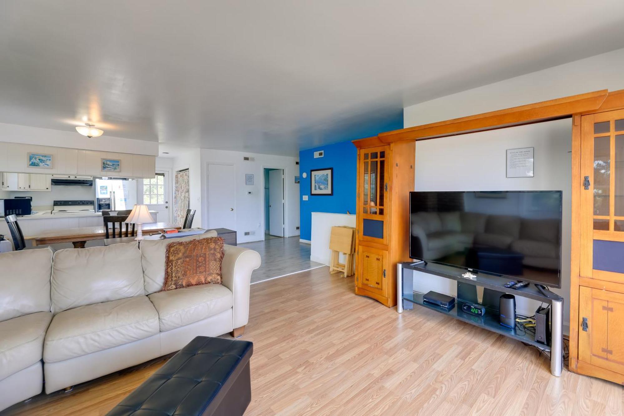 West Of The Moon Ocean Apt With Beach Access! Emerald Isle Bagian luar foto