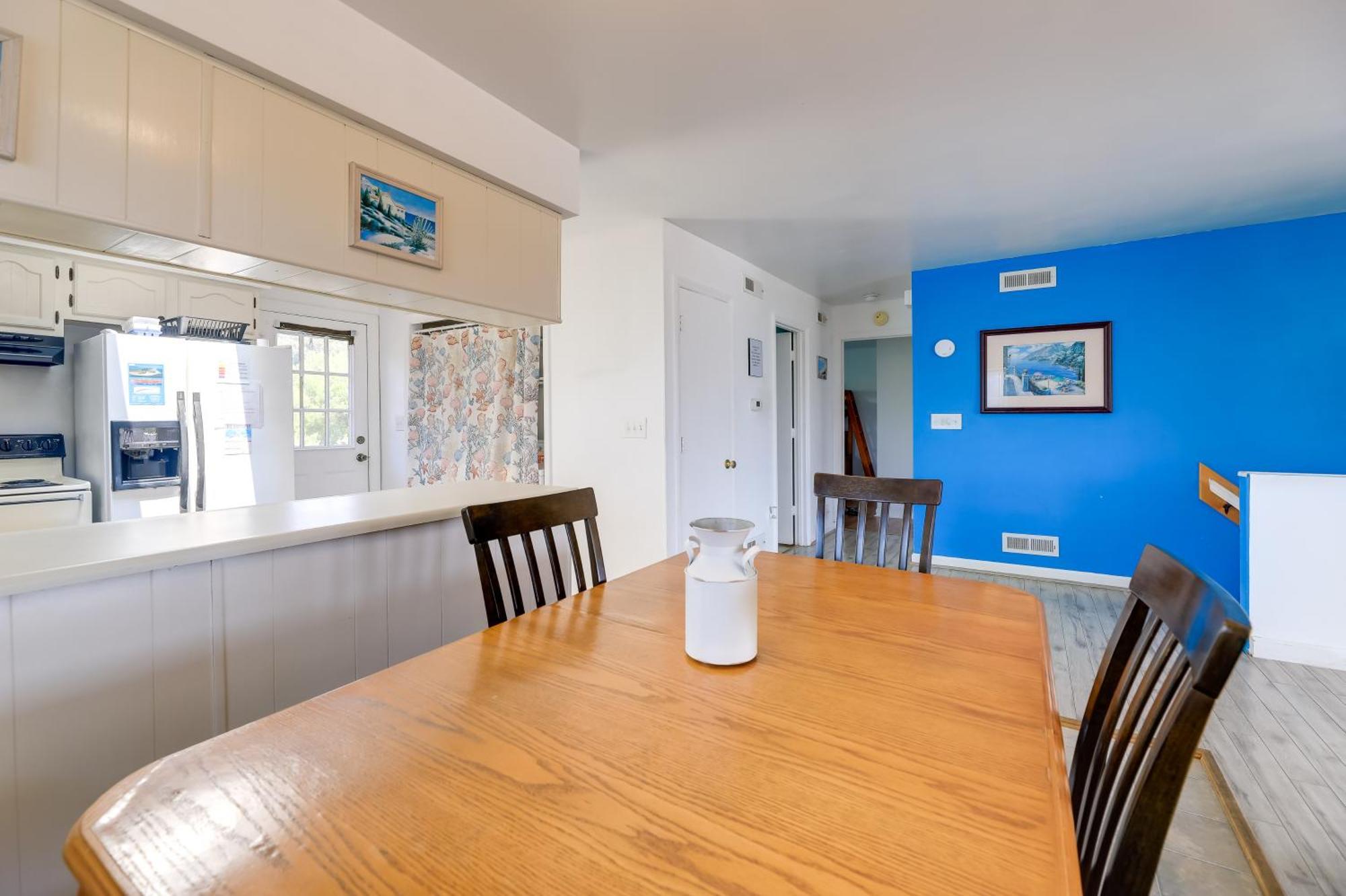 West Of The Moon Ocean Apt With Beach Access! Emerald Isle Bagian luar foto